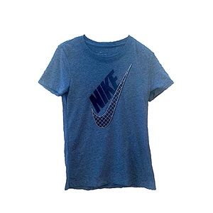 •Womens Nike Short Sleeve Shirt•